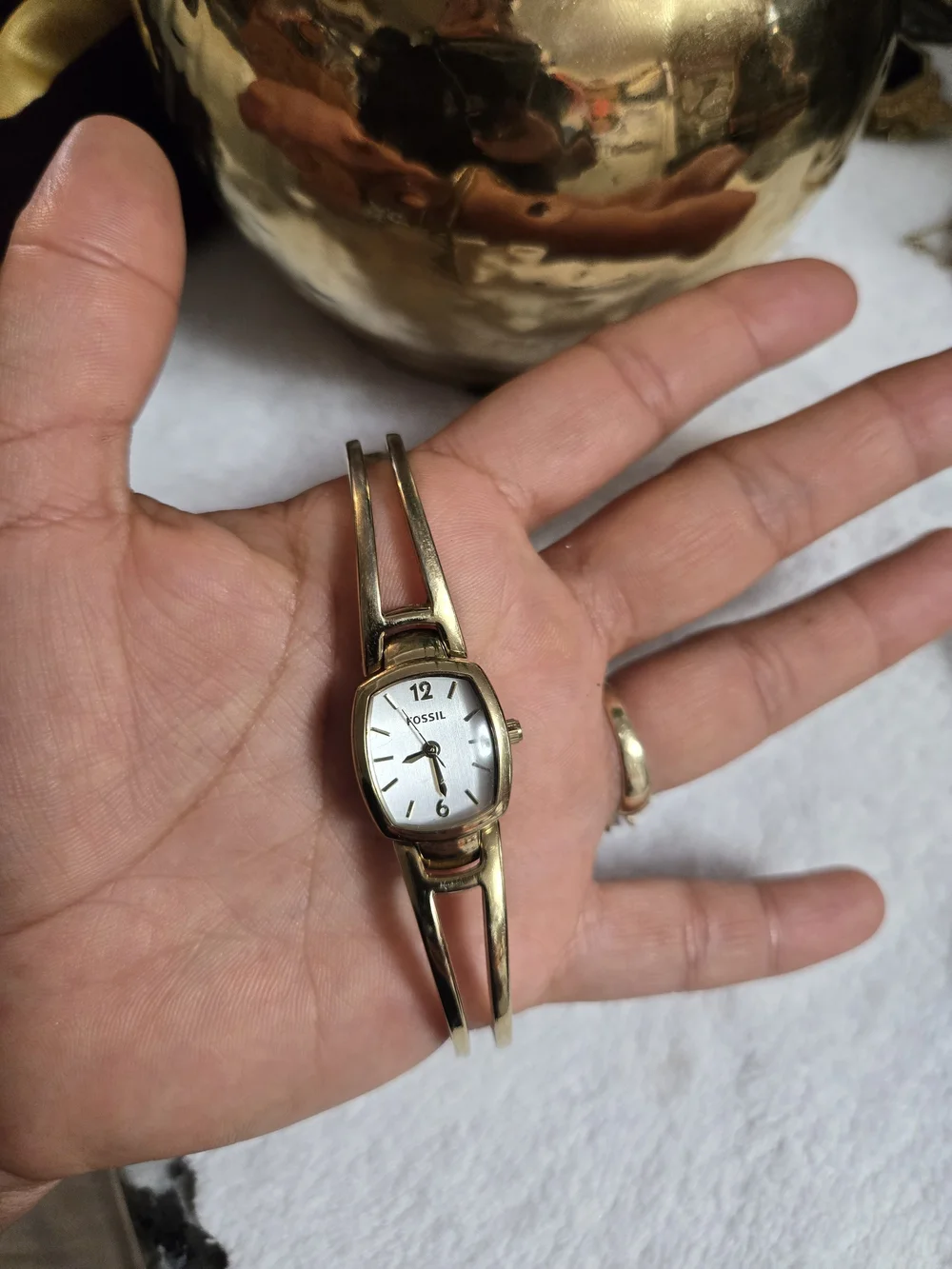Fossil Women's Gold Tone Slim Bangle Watch with White Dial